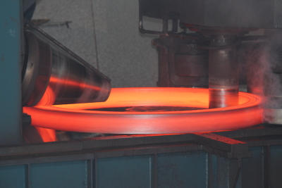 環(huán)鍛車間調(diào)試圓滿結束投入正常生產(chǎn)