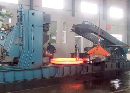 環(huán)鍛車間調(diào)試圓滿結束投入正常生產(chǎn)